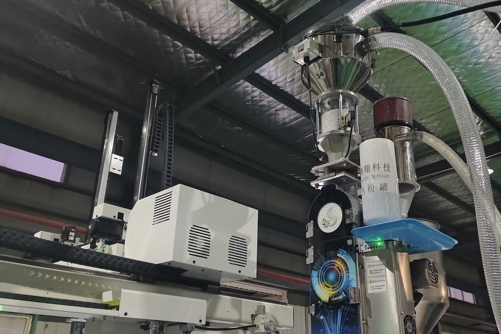 Fully enclosed dosing: powder goes from the chamber straight into the barrel, with no spillage and no airborne dust